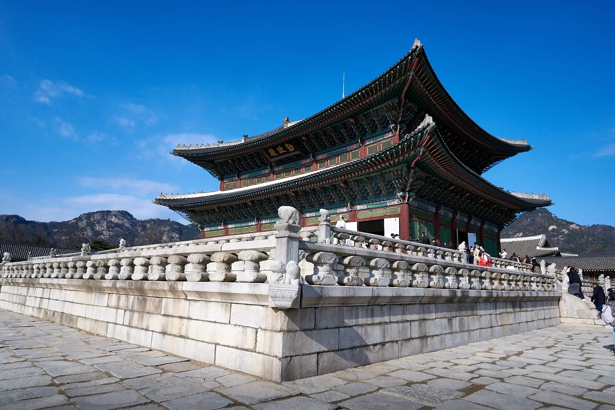 Seoul, where the past whispers in neon